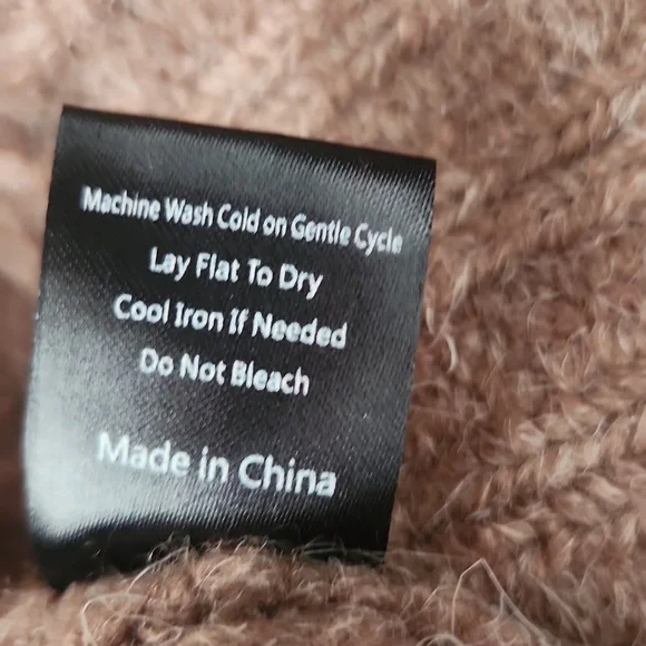 NWOT POL Sweater - Picture 9 of 9